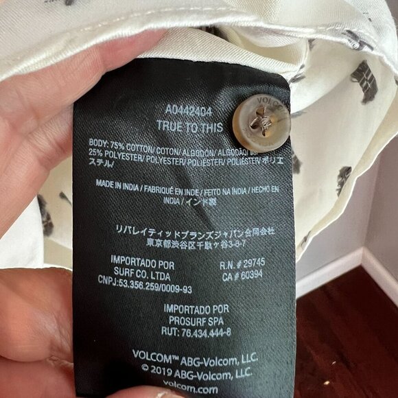 Volcom Men's Bankstone Short Sleeve Classic Fit Shirt LARGE in Dirty White - Picture 5 of 8